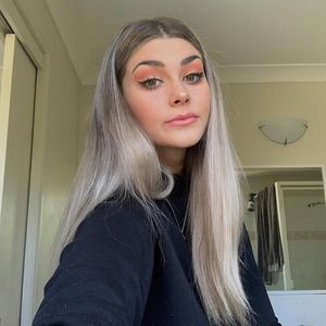 Meet your Posher, Amelia